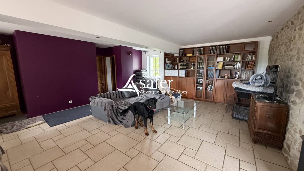 Maison r&eacute;nov&eacute;e avec 6 ha - Secteur LAPALISSE