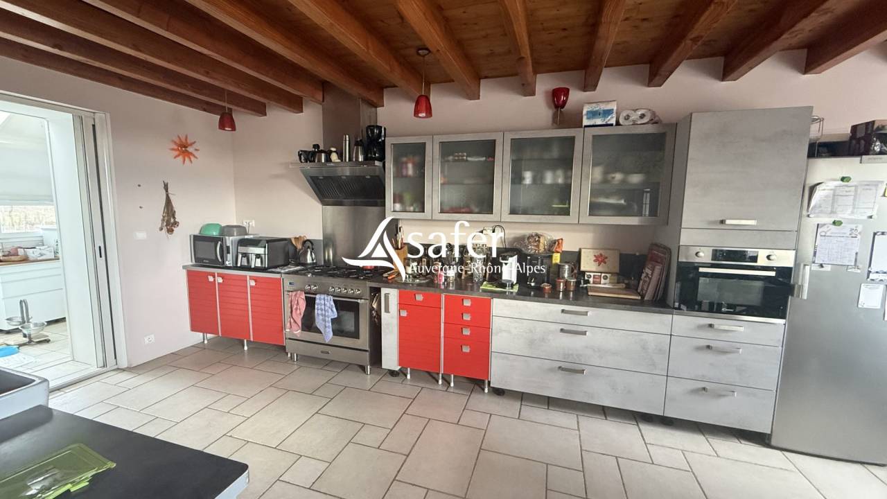 Maison r&eacute;nov&eacute;e avec 6 ha - Secteur LAPALISSE