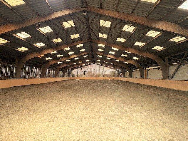 Centre &eacute;questre &agrave; 30 minutes de Chantilly-3,2 hectares