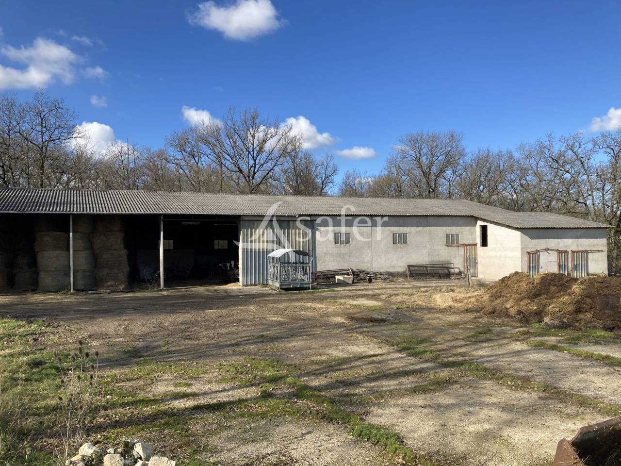 Propri&eacute;t&eacute; d'&eacute;levage dans un cadre bucolique sur 32ha