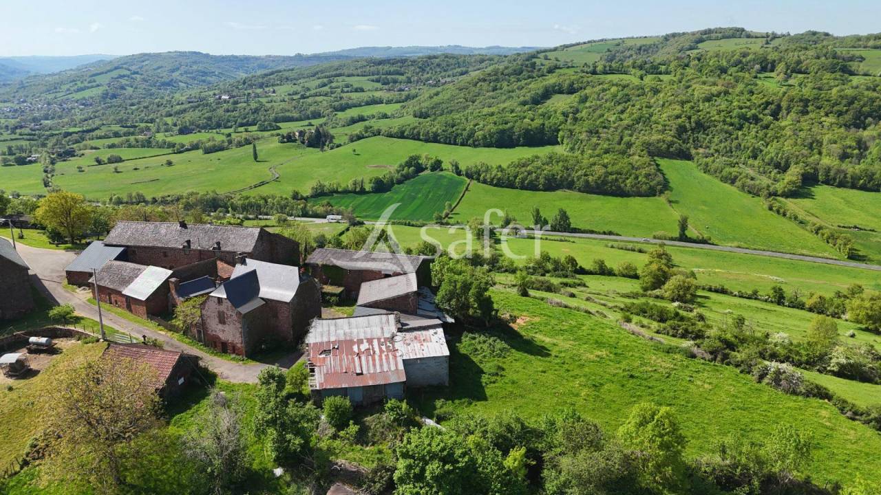 Propri&eacute;t&eacute; de 27ha en AVEYRON