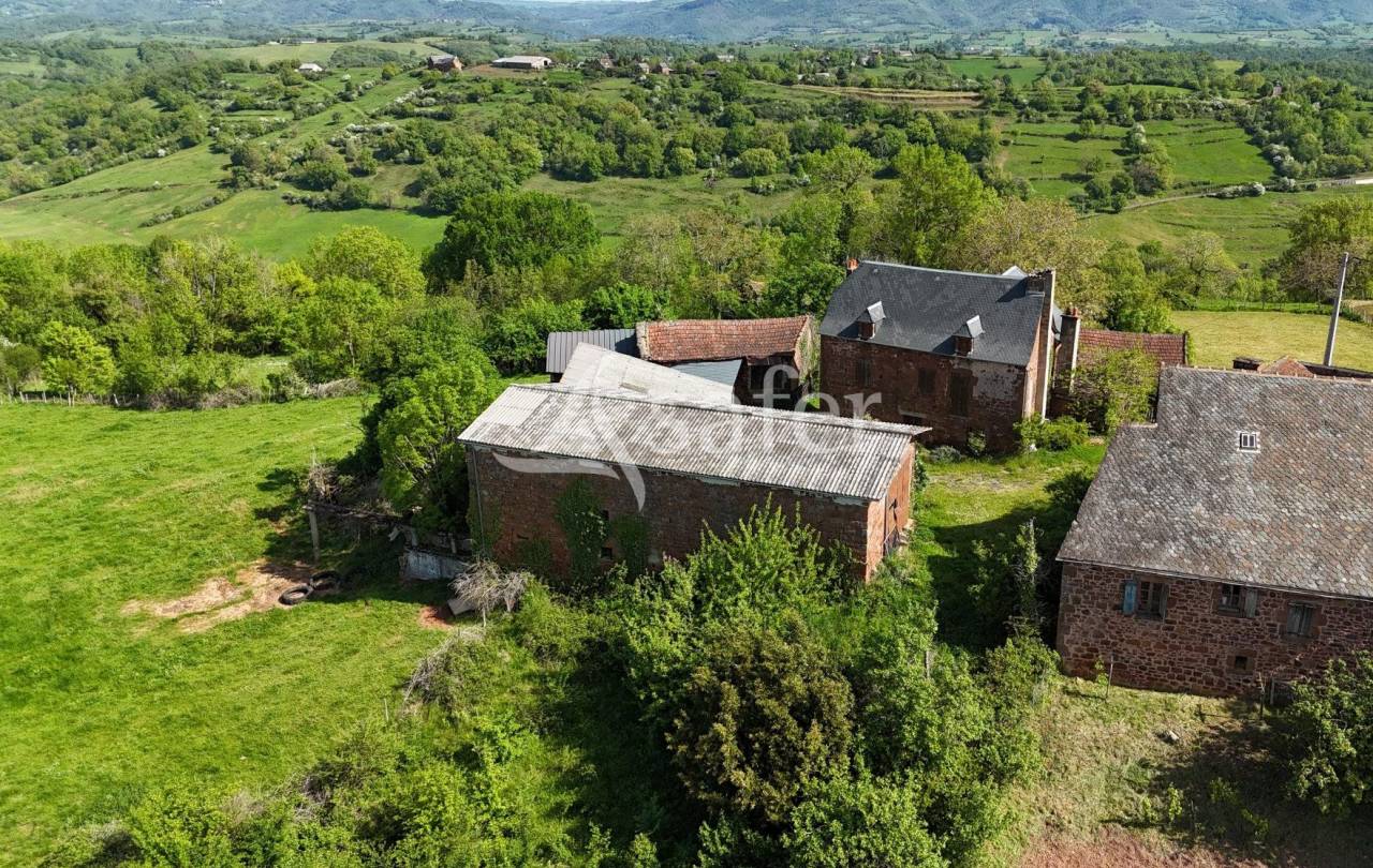 Propri&eacute;t&eacute; de 27ha en AVEYRON