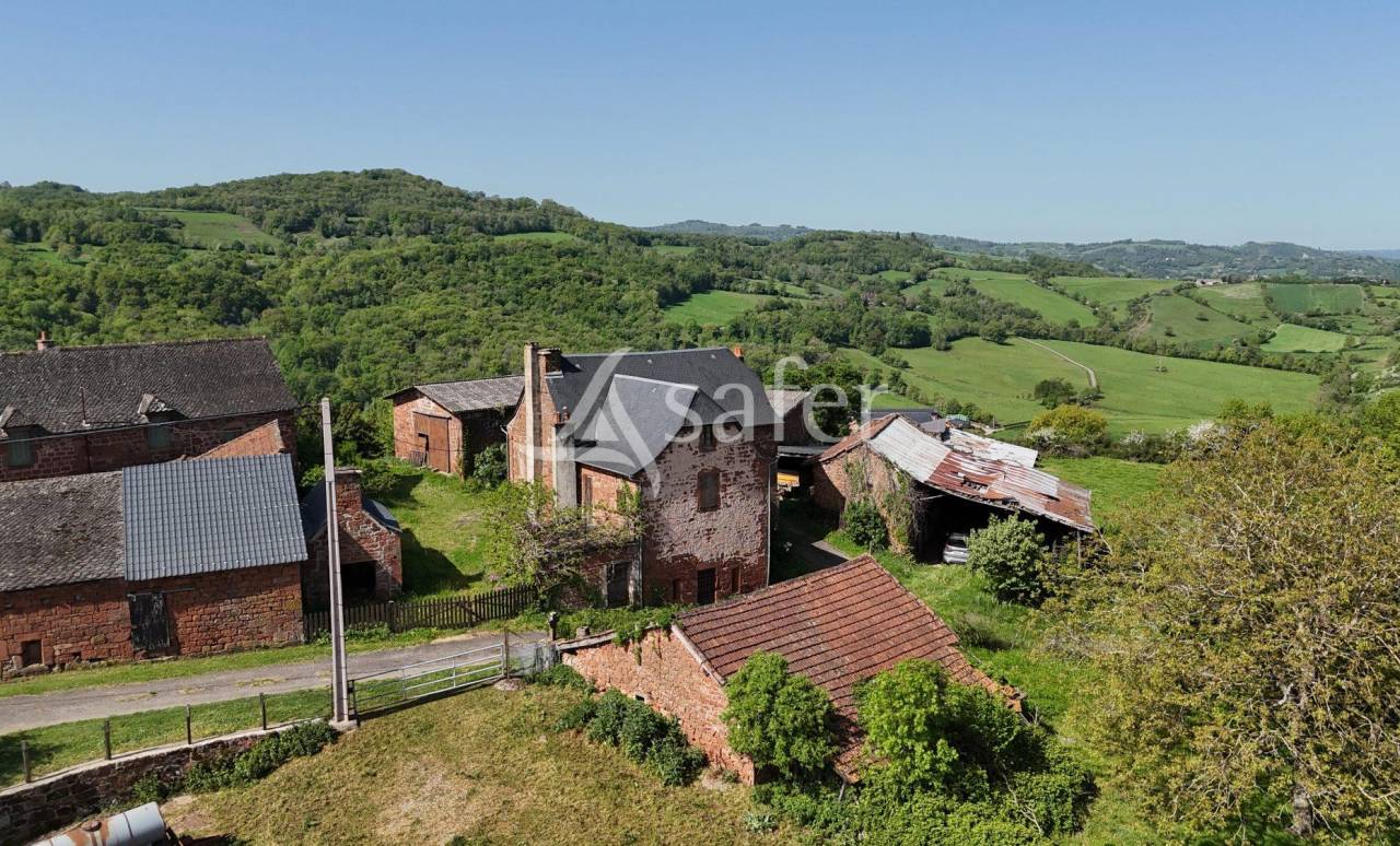 Propri&eacute;t&eacute; de 27ha en AVEYRON
