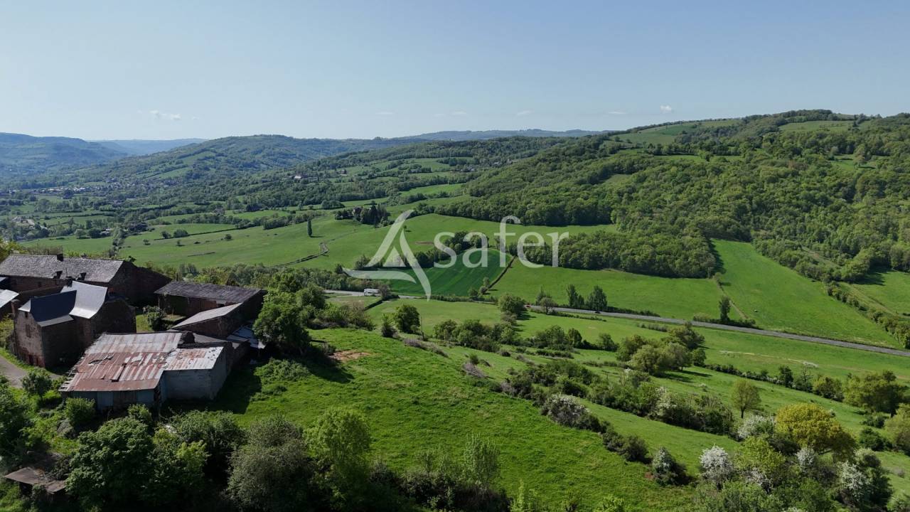 Propri&eacute;t&eacute; de 27ha en AVEYRON