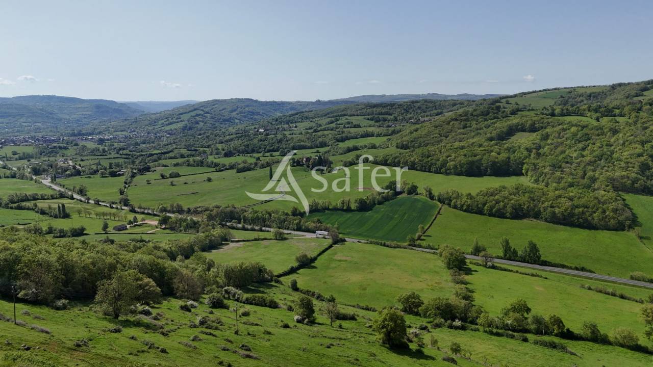 Propri&eacute;t&eacute; de 27ha en AVEYRON