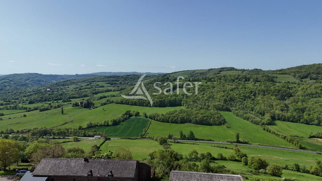 Propri&eacute;t&eacute; de 27ha en AVEYRON