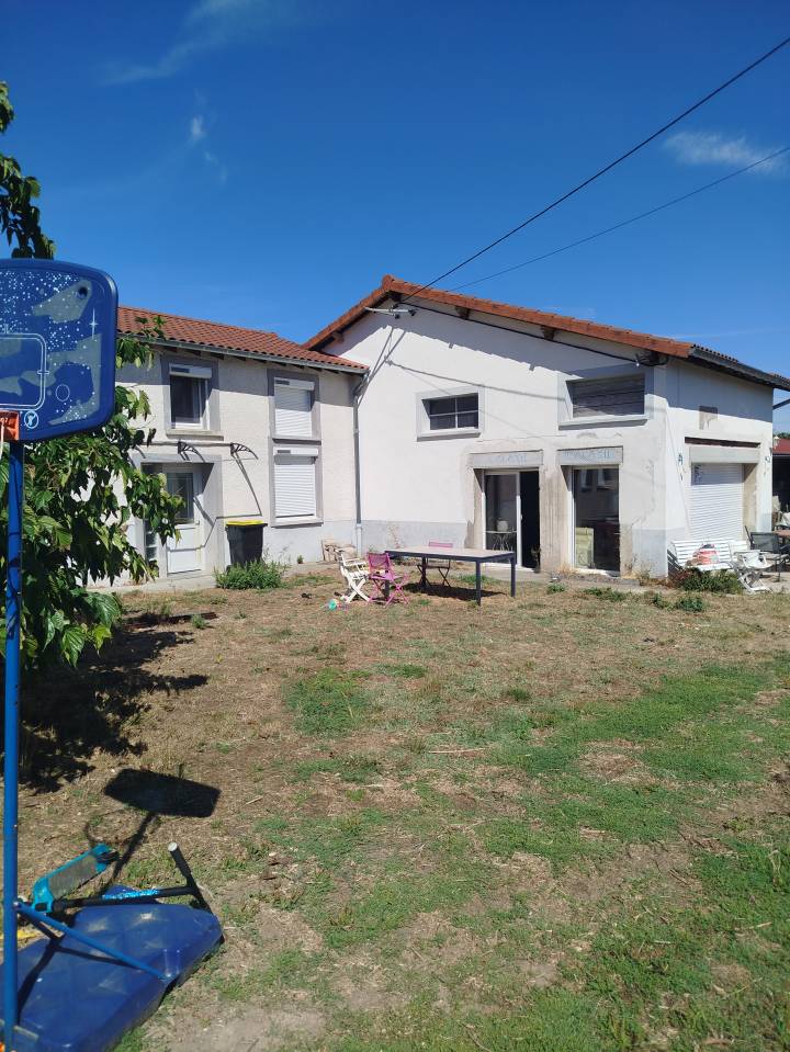 Ferme &eacute;questre sur 2,5 ha - Loire (42)