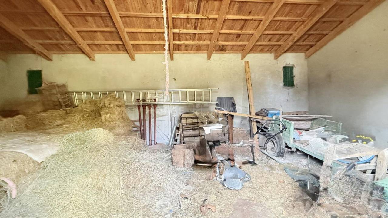 Propri&eacute;t&eacute; agricole de caract&egrave;re aux portes de Fontvieille -
