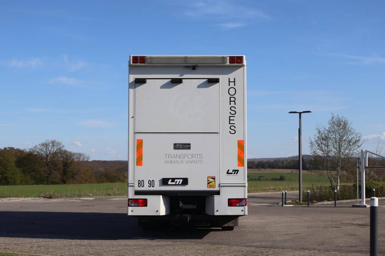 MAN TGA 26.430 6 CHEVAUX POP OUT