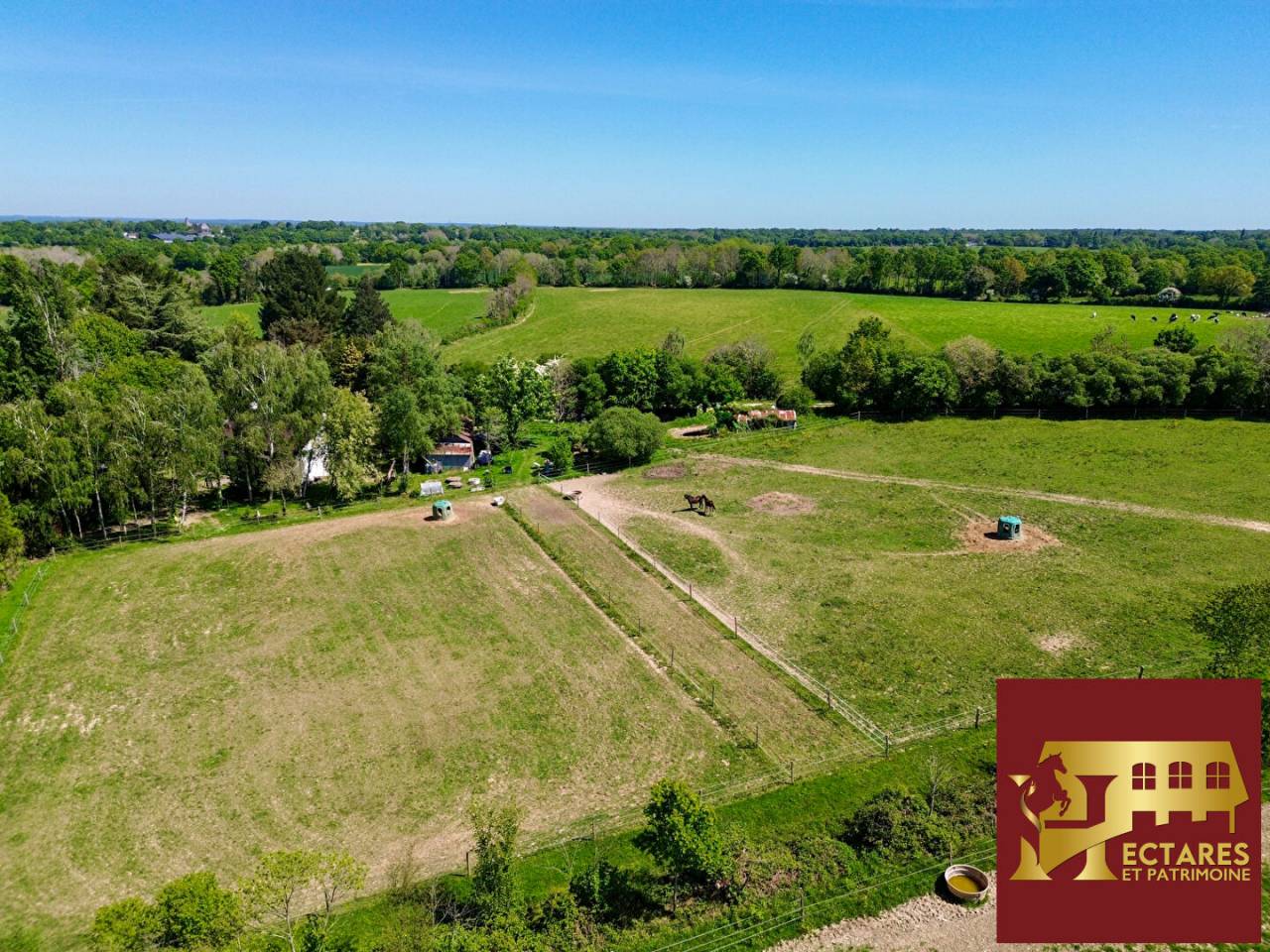 Propri&eacute;t&eacute;  2 Hectares et maison 90 m2 Notre Dame des landes