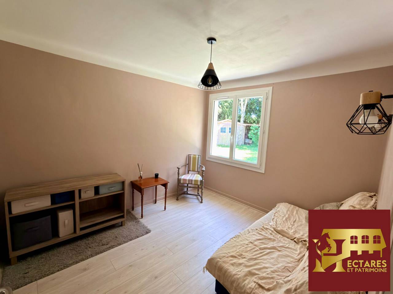 Propri&eacute;t&eacute;  2 Hectares et maison 90 m2 Notre Dame des landes