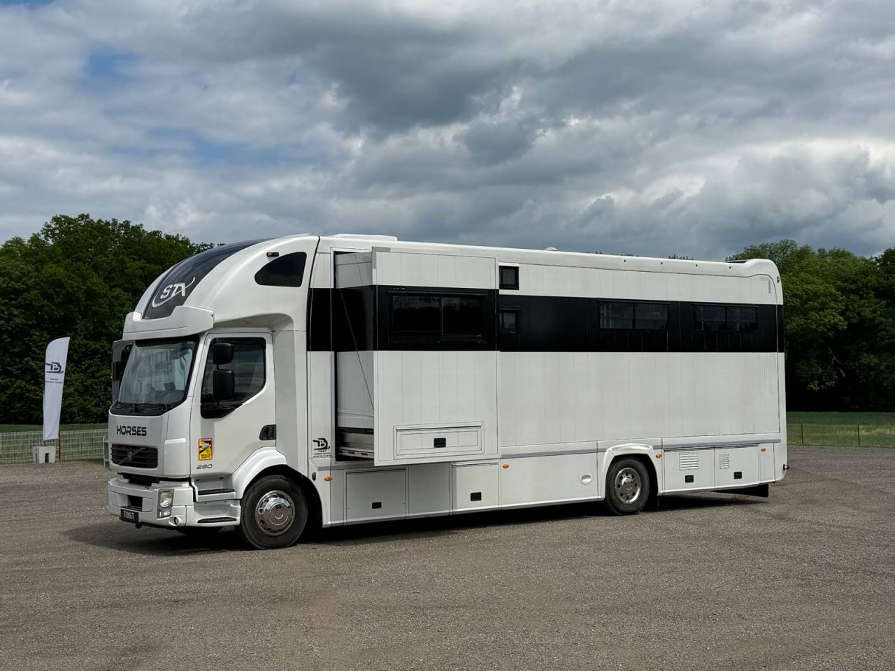 STX 5 chevaux avec pop out