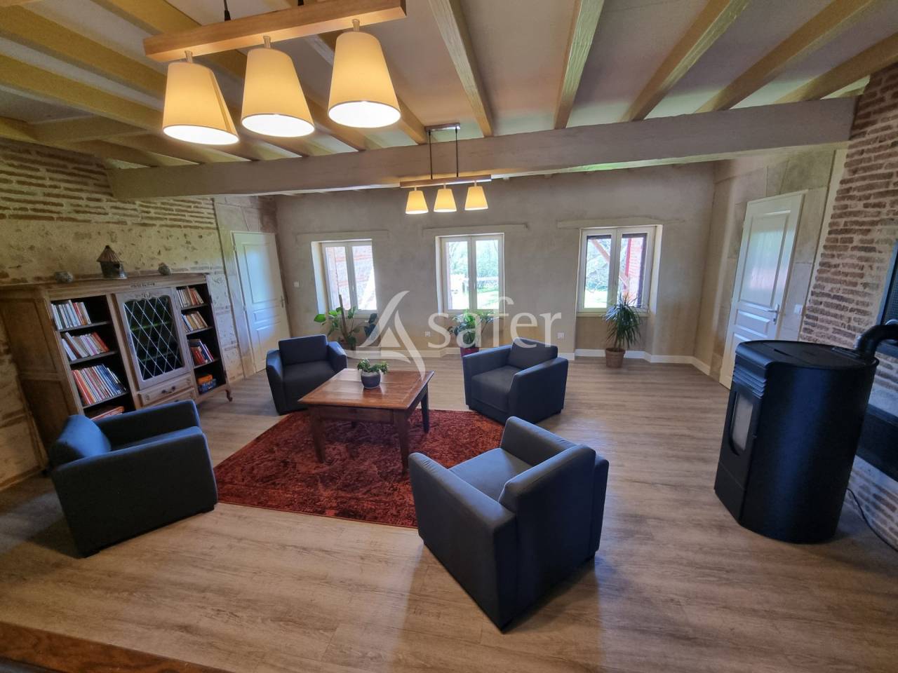 Maison d'habitation avec chambres d'h&ocirc;tes sur 29 hectares de te