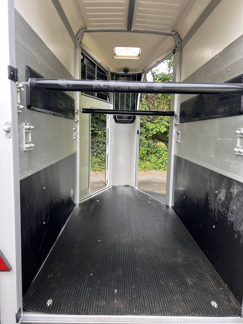 Van 1.5 Ifor Williams hbx403 2022 + camera/ecran
