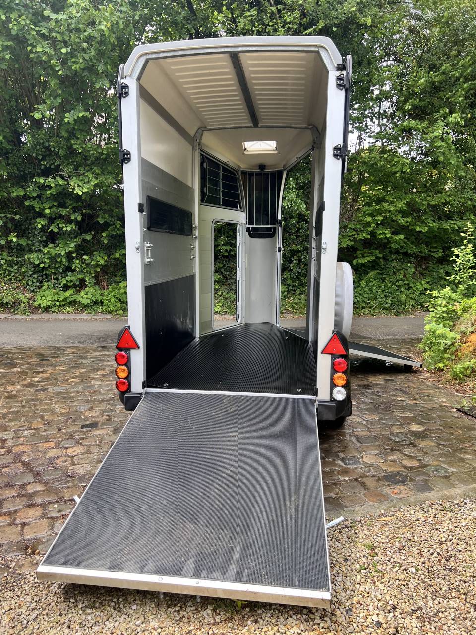 Van 1.5 Ifor Williams hbx403 2022 + camera/ecran
