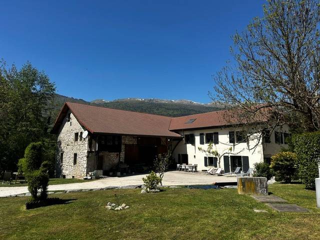 Propri&eacute;t&eacute; Familiale aux portes de Gen&egrave;ve