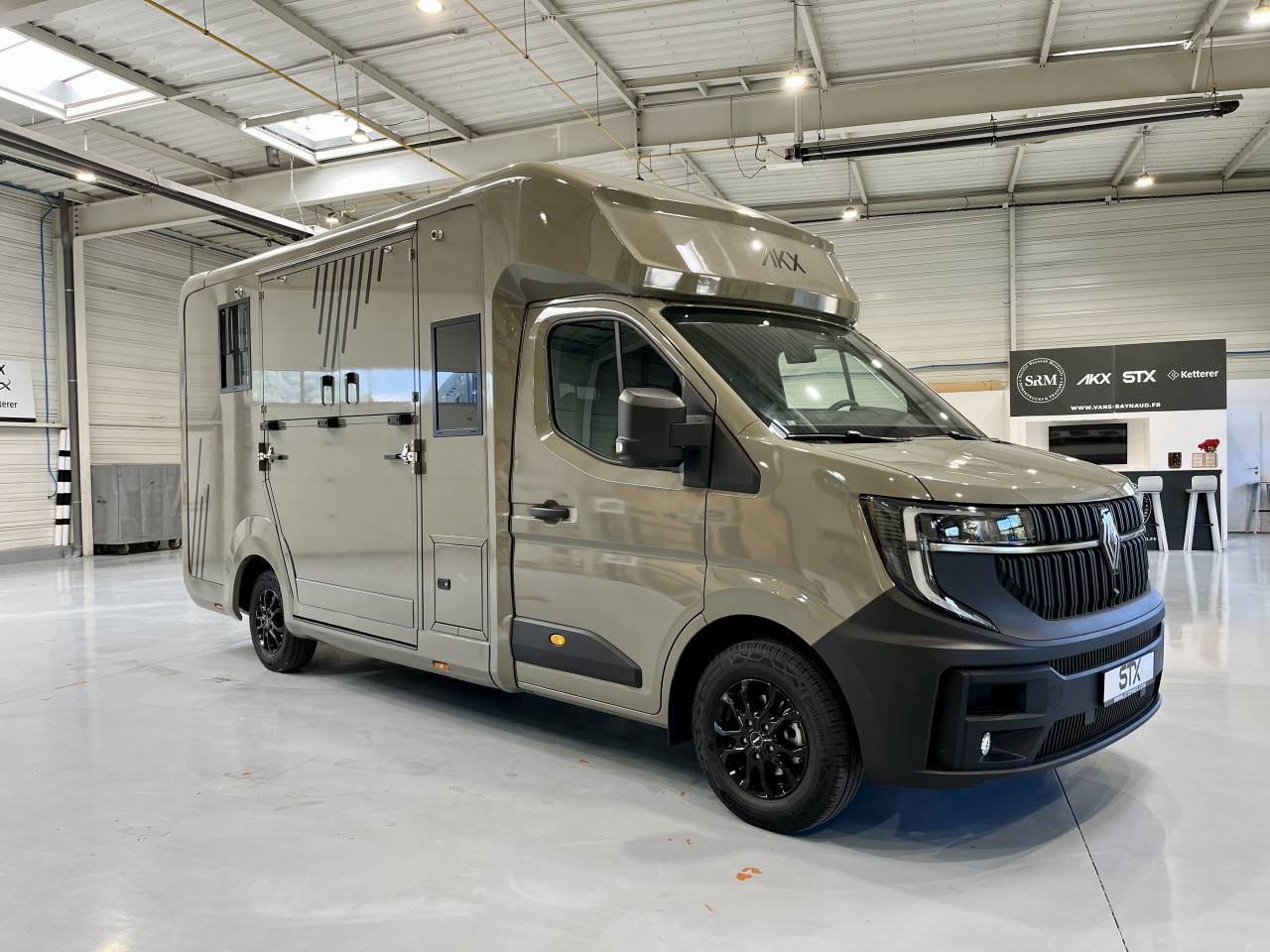 VL AKX RENAULT MASTER 2026