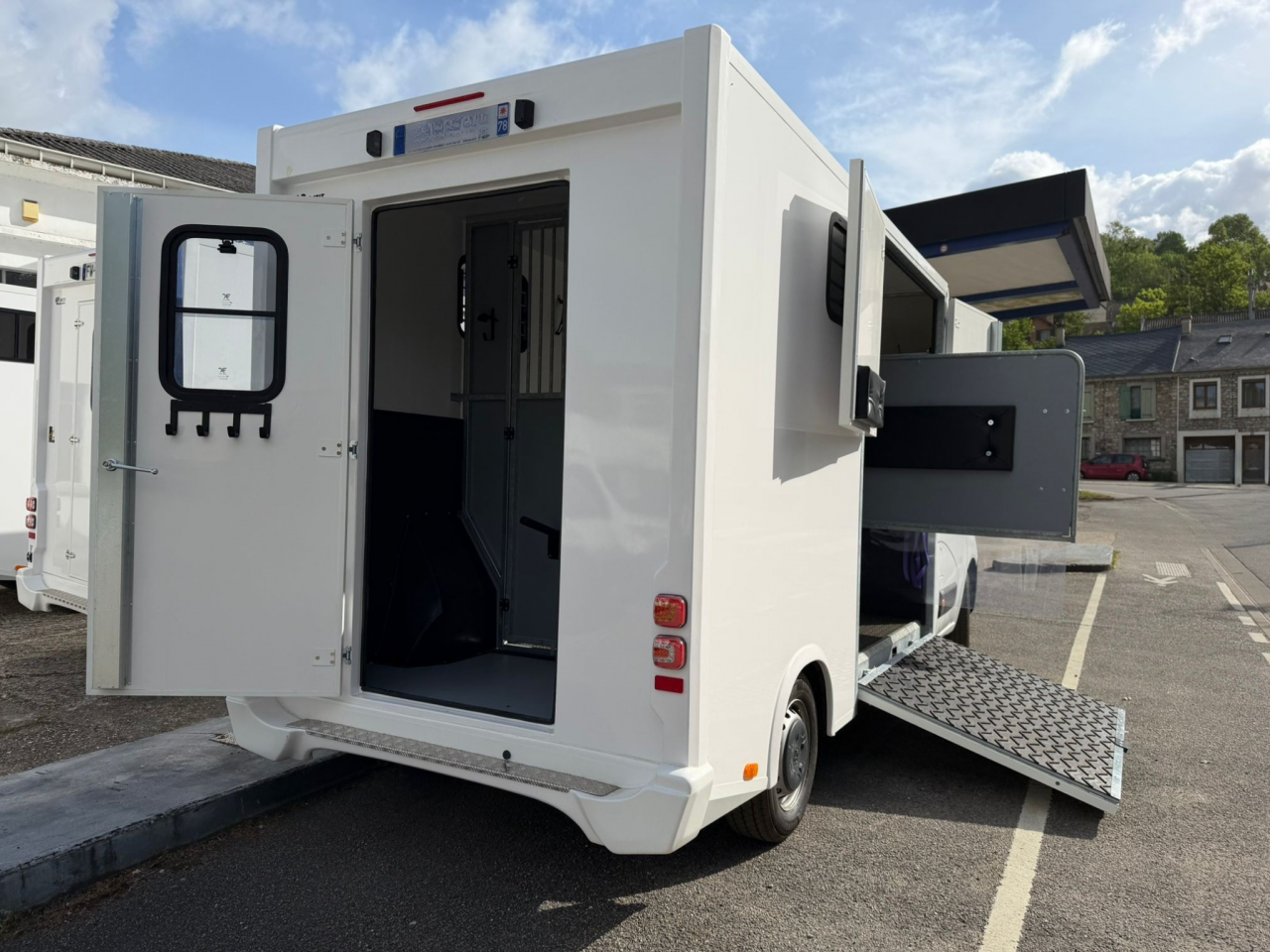 RENAULT MASTER &ndash; 2021 &ndash; 3 PLACES &ndash; STALLE &ndash; 69 000KM