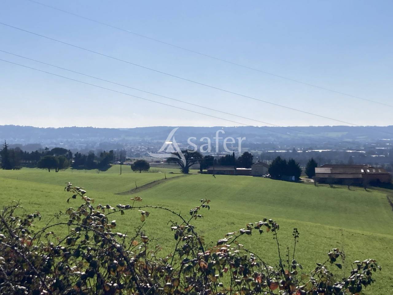 25ha de terres avec lac d'irrigation dont 5ha d'amandiers