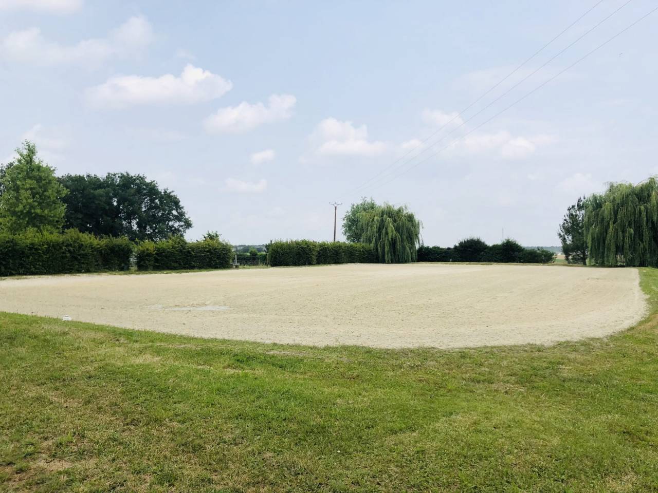 Situ&eacute;e dans le Maine-et-Loire (49), &agrave; proximit&eacute; de Saumur, ce