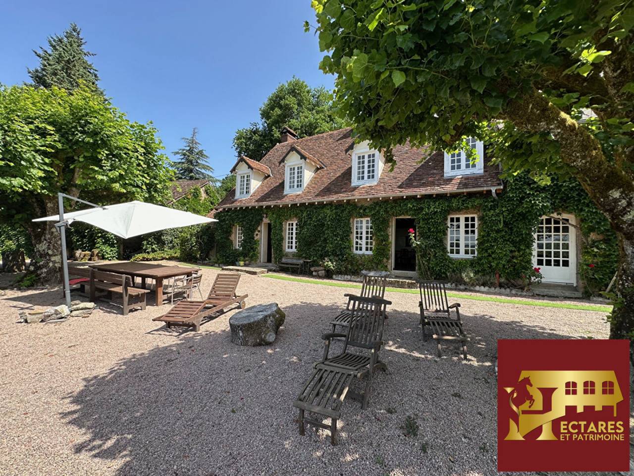Propri&eacute;t&eacute; 6,4 hectares vue dominante