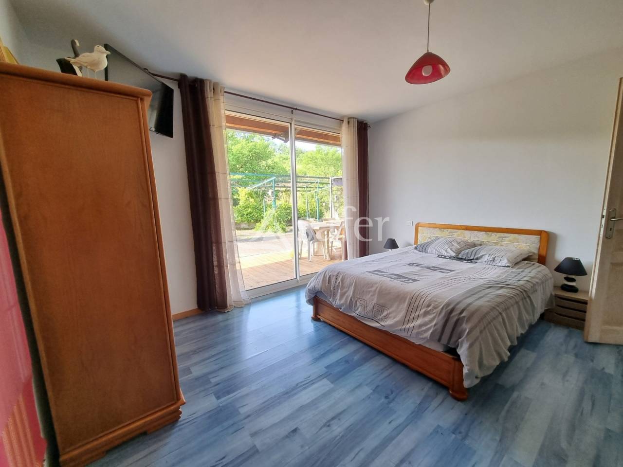 Propri&eacute;t&eacute; sur 17 ha en Vall&eacute;e de la L&egrave;ze