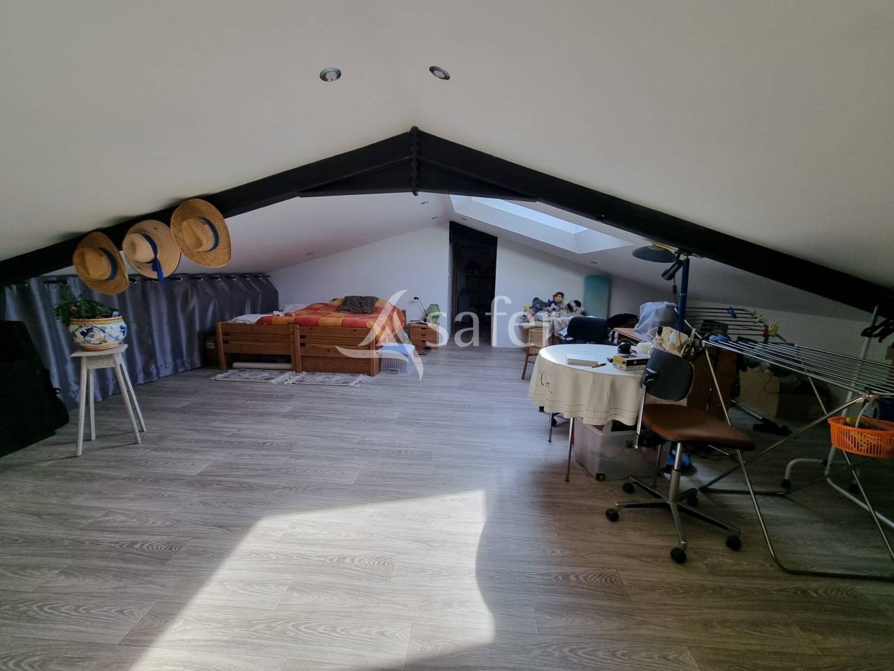 Propri&eacute;t&eacute; sur 17 ha en Vall&eacute;e de la L&egrave;ze