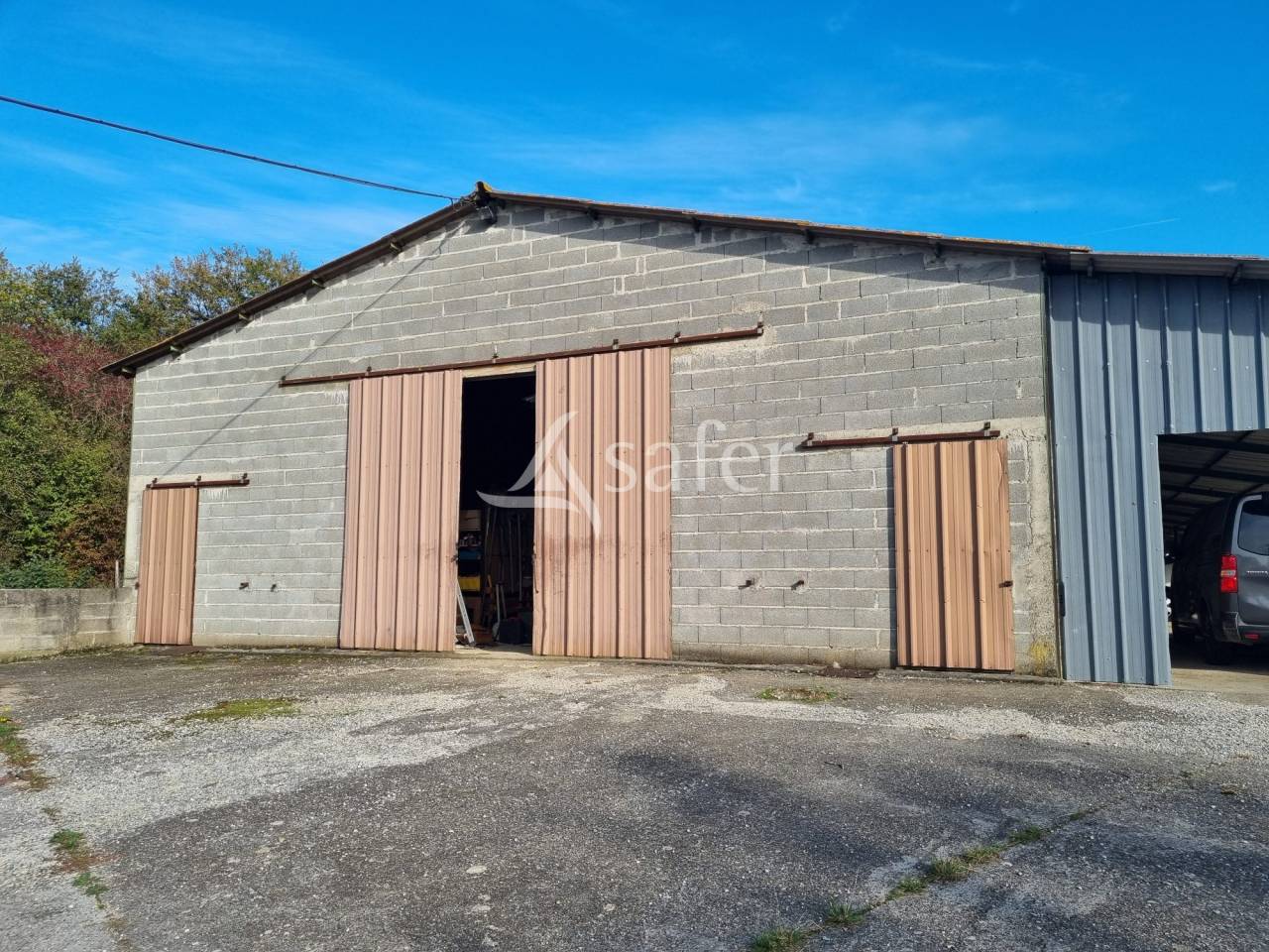 Propri&eacute;t&eacute; sur 17 ha en Vall&eacute;e de la L&egrave;ze