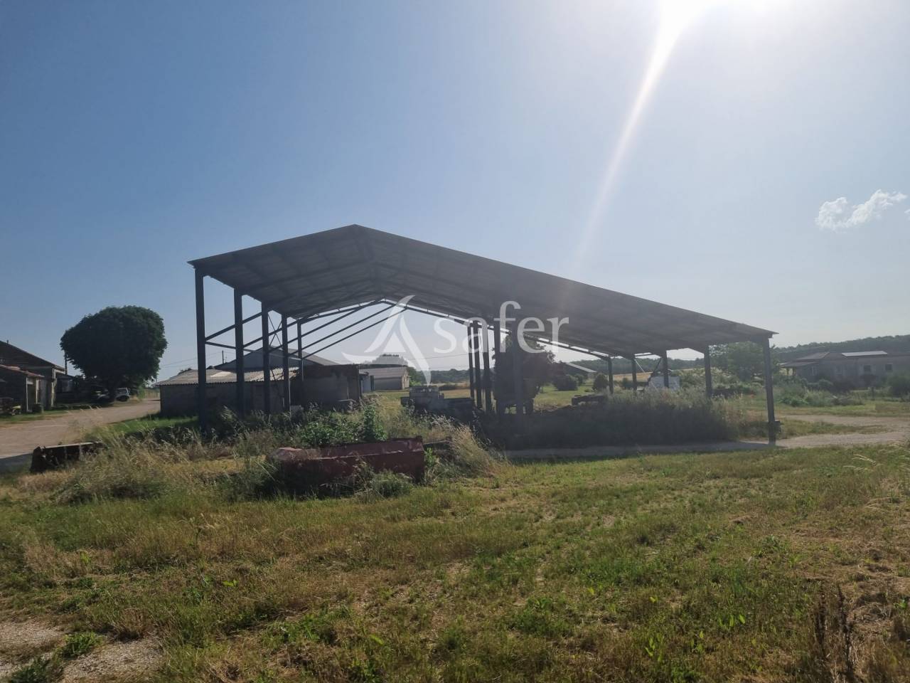 Exploitation &eacute;levage ovin et viticulture AOC Cahors sur 83 ha
