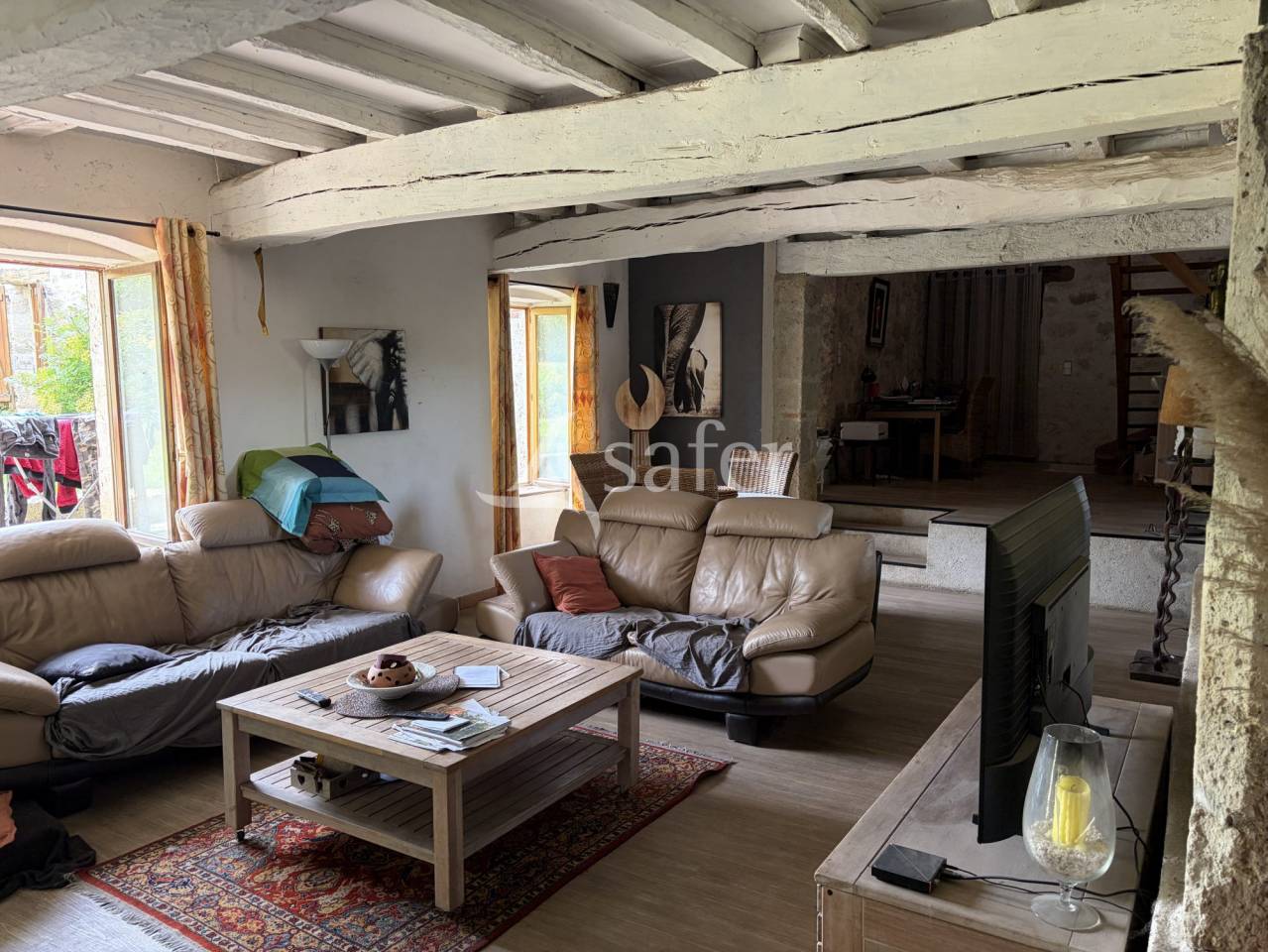 Belle propri&eacute;t&eacute; agricole avec 2 g&icirc;tes sur 8ha60