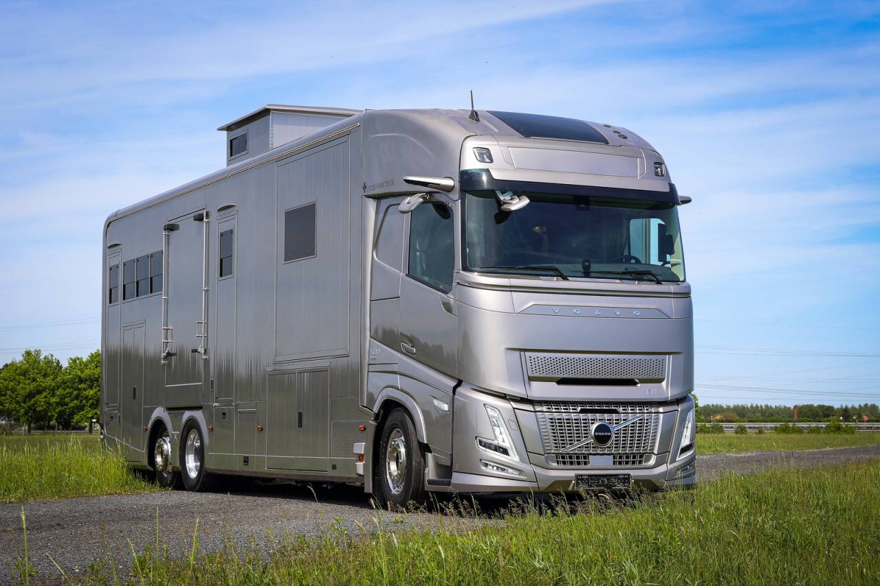 NEUF Volvo AERO 500 Interhorse