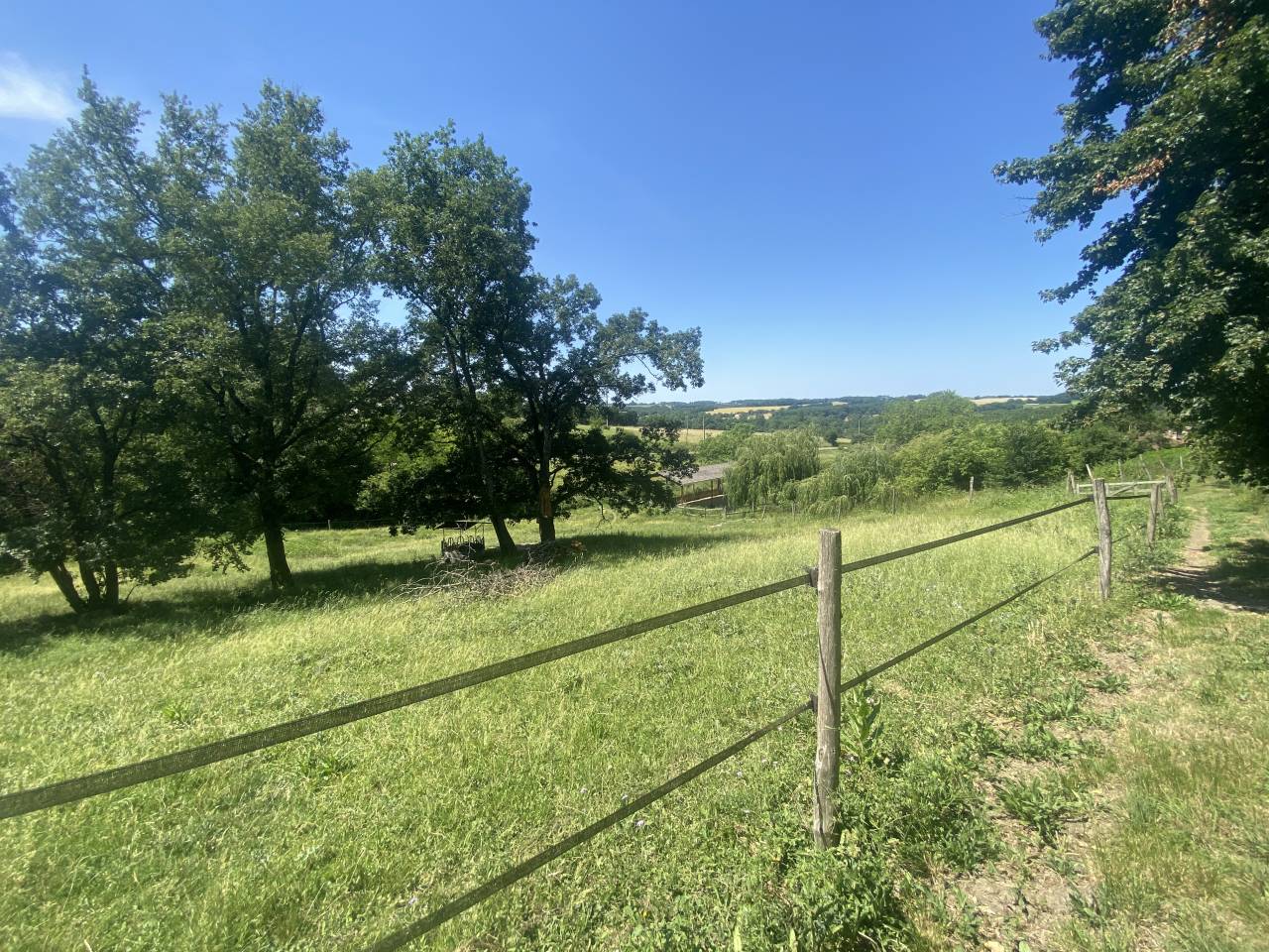 A 10 min de N&eacute;rac, sur plus de 4 hectares, propri&eacute;t&eacute;