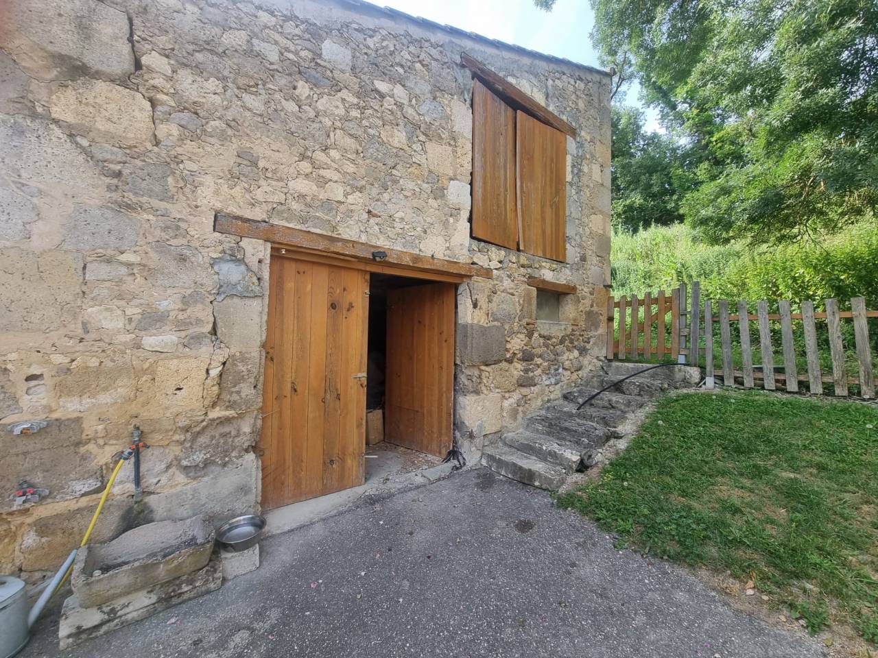 A 10 min de N&eacute;rac, sur plus de 4 hectares, propri&eacute;t&eacute;