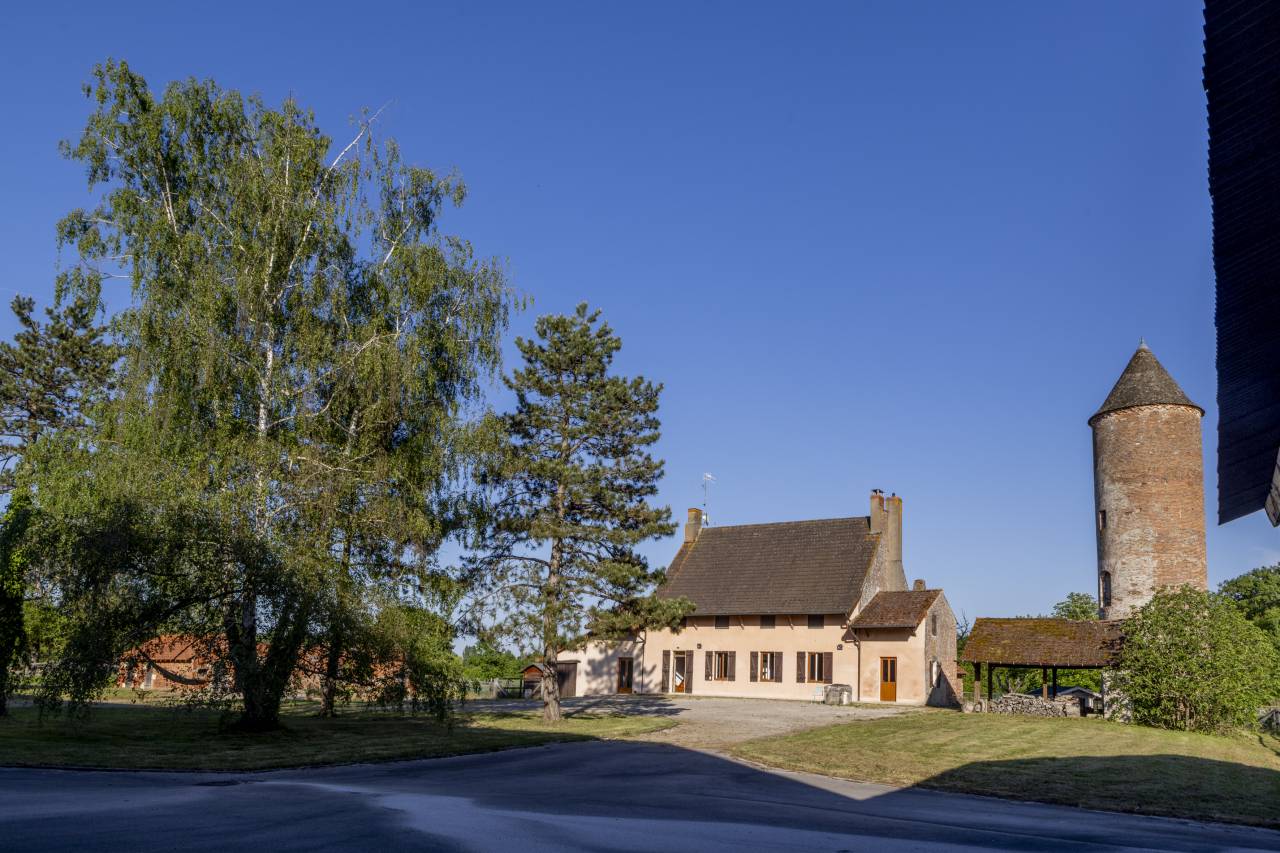 Belle propi&eacute;t&eacute; equestre &agrave; vendre 6,6 hectares 