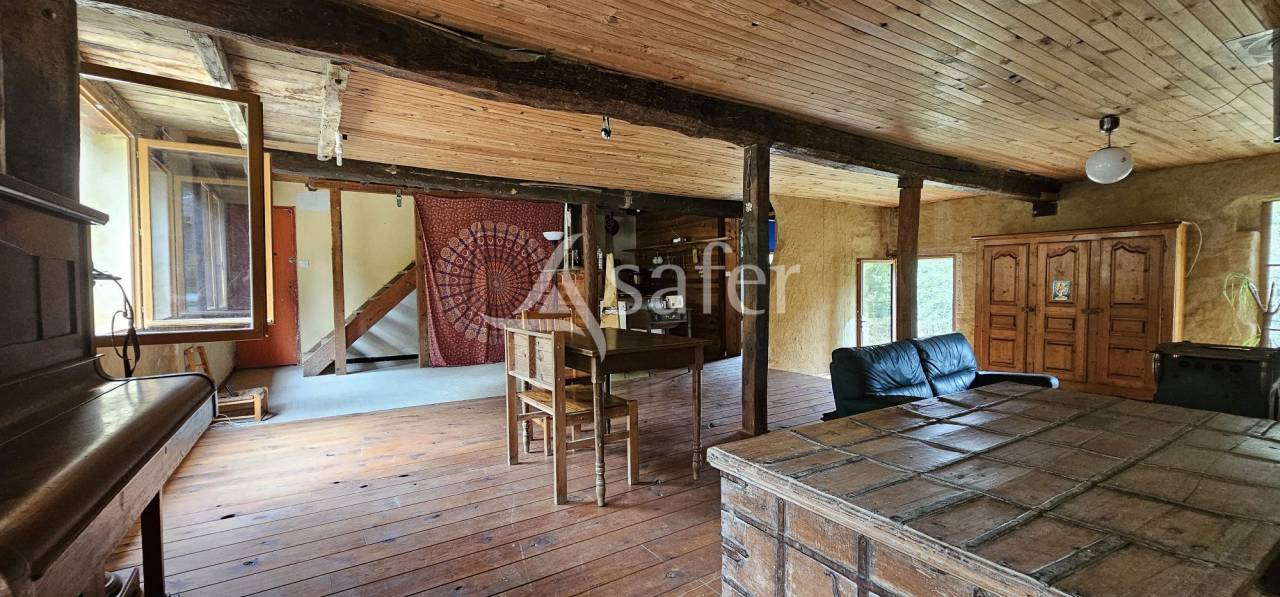 Propri&eacute;t&eacute; sur 20 ha en vall&eacute;e de la L&egrave;ze