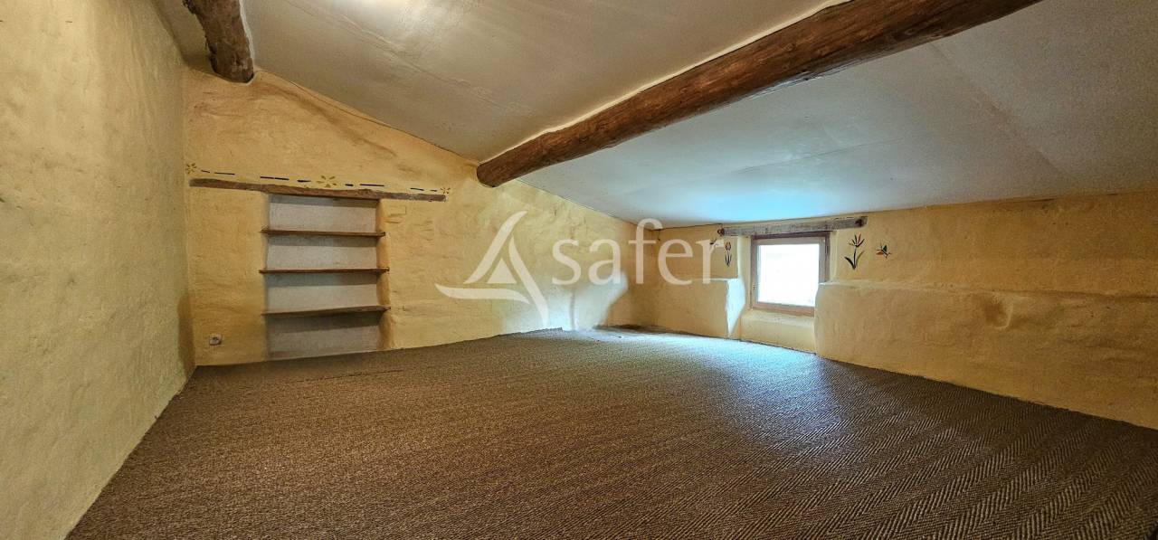 Propri&eacute;t&eacute; sur 20 ha en vall&eacute;e de la L&egrave;ze