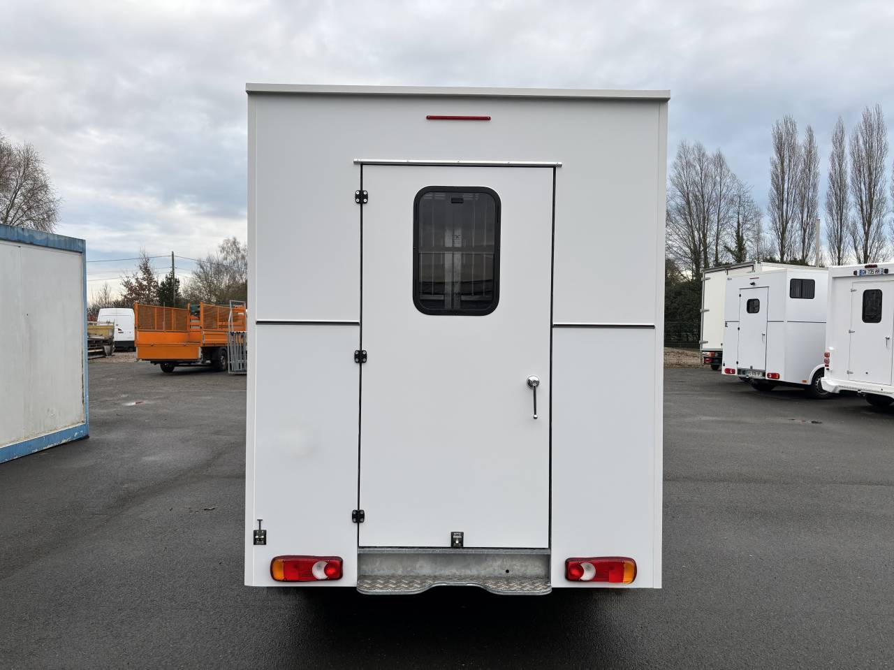 Nissan Interstar 150ch carrosserie 2 places stalle 