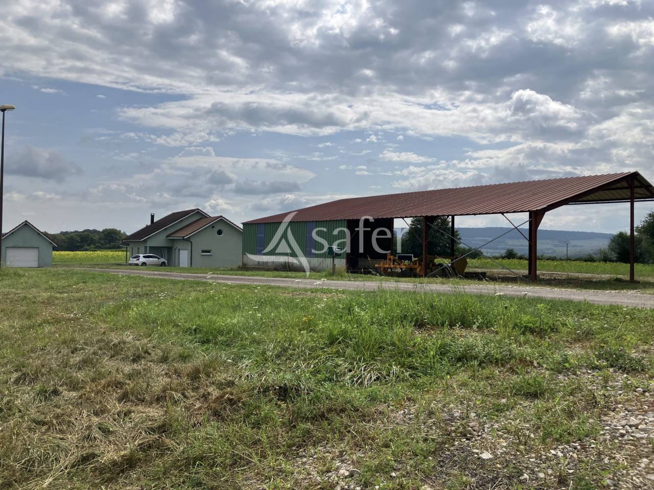 Propri&eacute;t&eacute; rurale de 3 ha - Maison moderne de 240 m&sup2; - 1 b&acirc;ti
