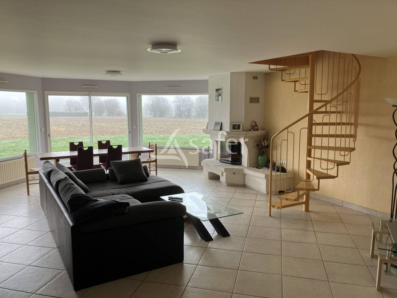 Propri&eacute;t&eacute; rurale de 3 ha - Maison moderne de 240 m&sup2; - 1 b&acirc;ti