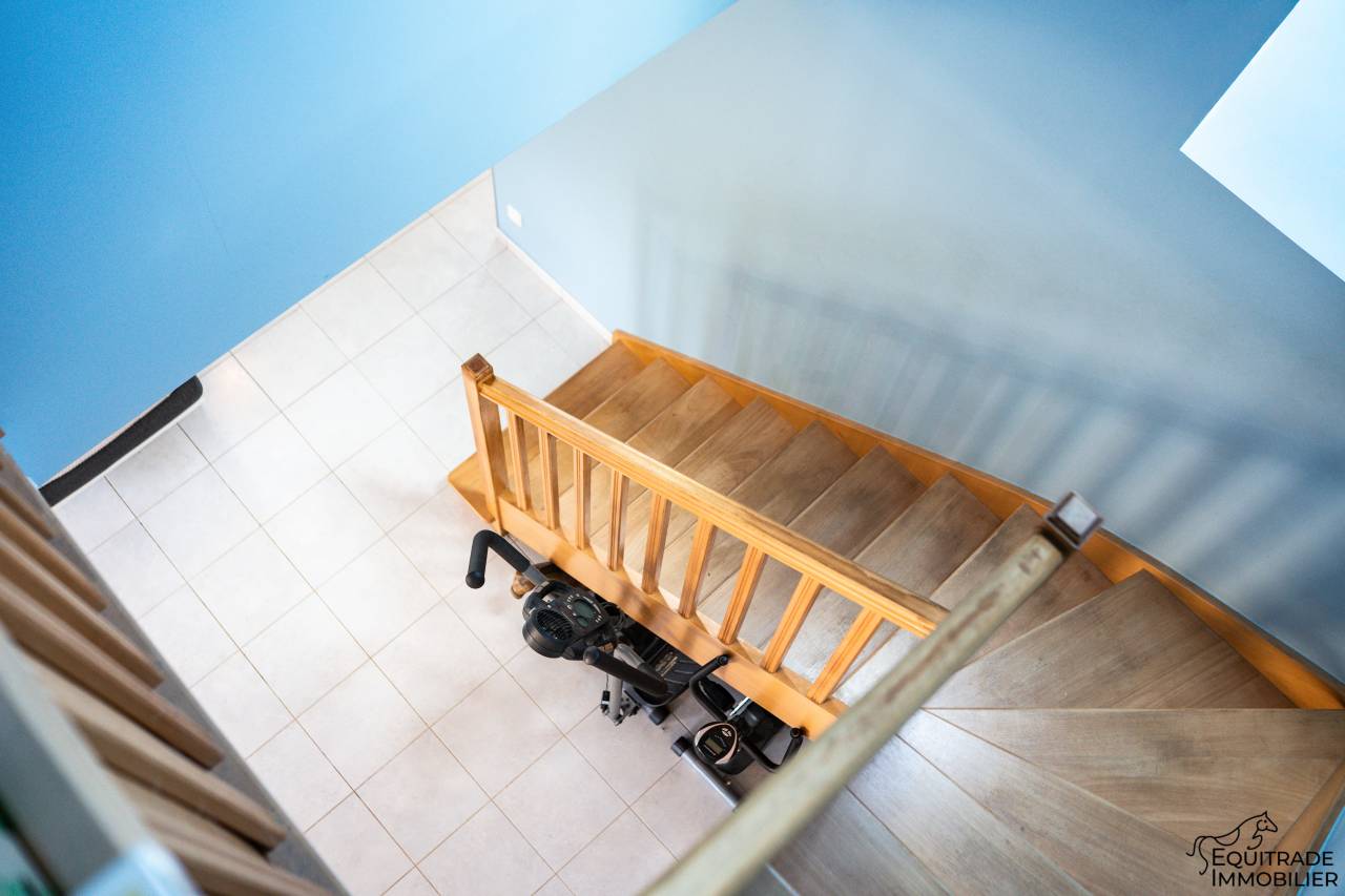Propri&eacute;t&eacute; avec maison et d&eacute;pendances, 1ha50