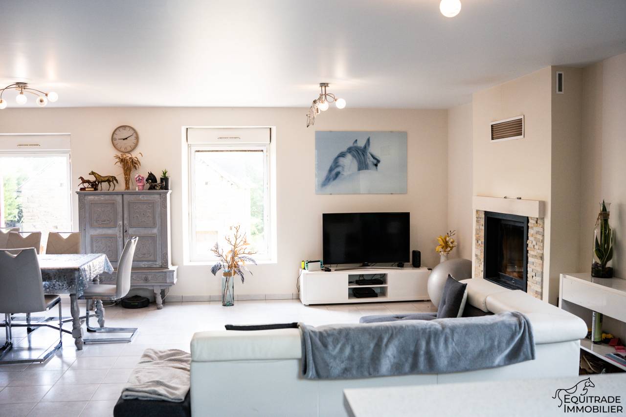 Propri&eacute;t&eacute; avec maison et d&eacute;pendances, 1ha50