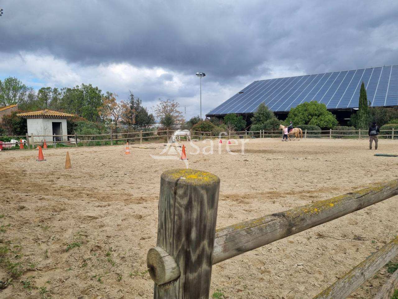 B&acirc;timent agricole sur 1.2ha -Ecuries aux portes de B&eacute;ziers