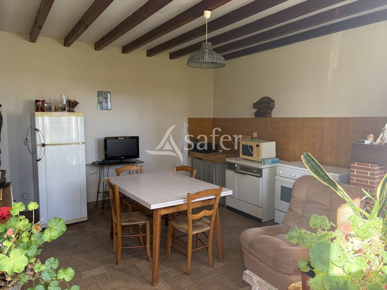 Propri&eacute;t&eacute; agricole avec 2 maisons sur 21ha