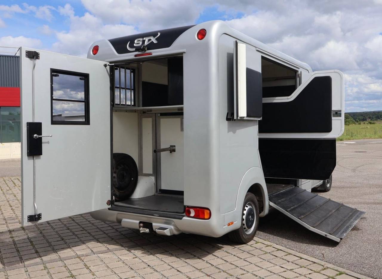 VL STX MOVANO 5P 165CH - VENDU