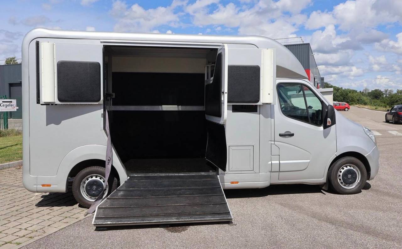 VL STX MOVANO 5P 165CH - VENDU
