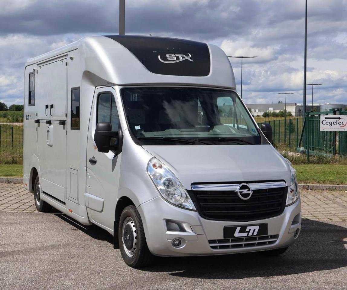 VL STX MOVANO 5P 165CH - VENDU