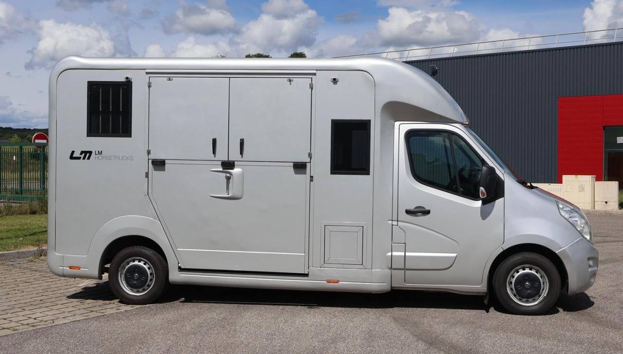 VL STX MOVANO 5P 165CH - VENDU
