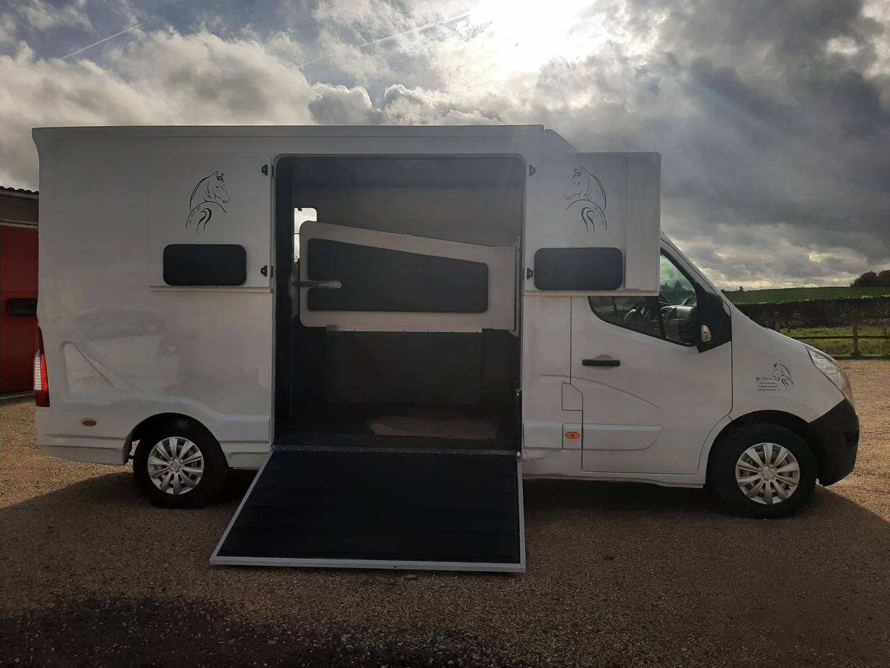 Renault Master - L3 Stall - 145 CV