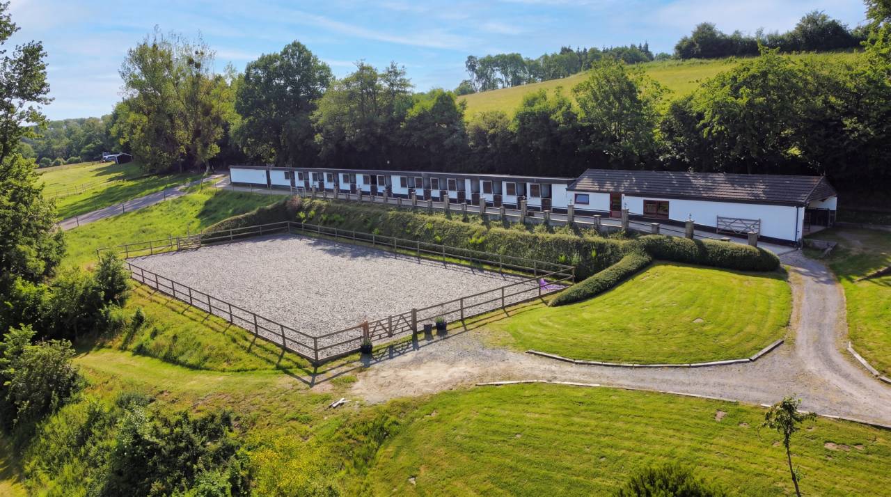 Propri&eacute;t&eacute; &eacute;questre de caract&egrave;re sur 8 hectares &agrave; Durbuy