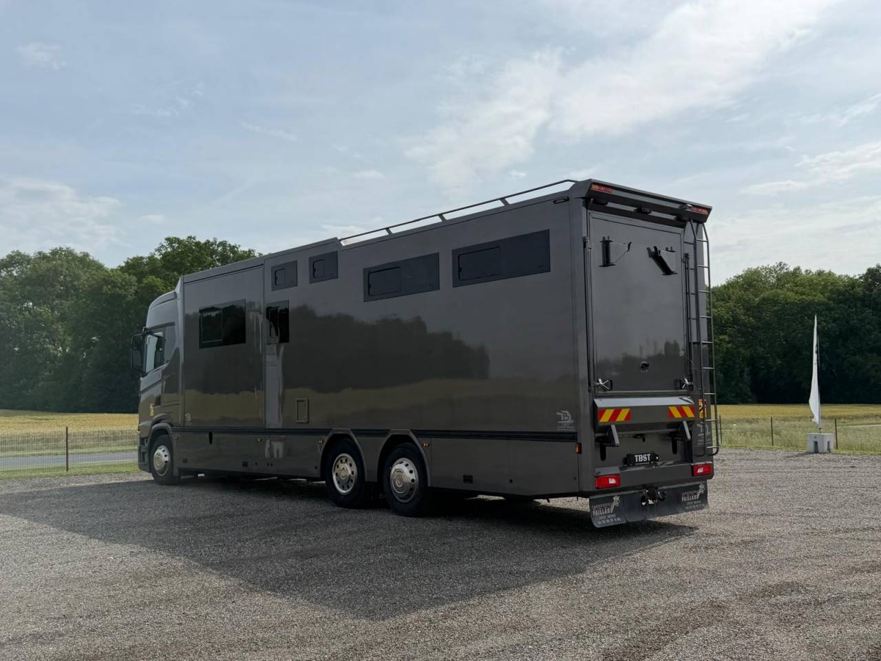 Paillard 6 chevaux home car avec double pop out